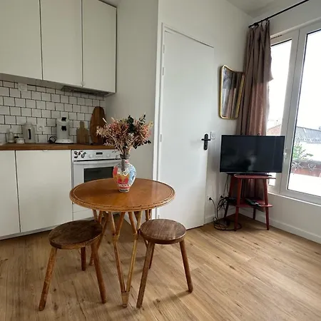 Cozy For 2 Near Paris