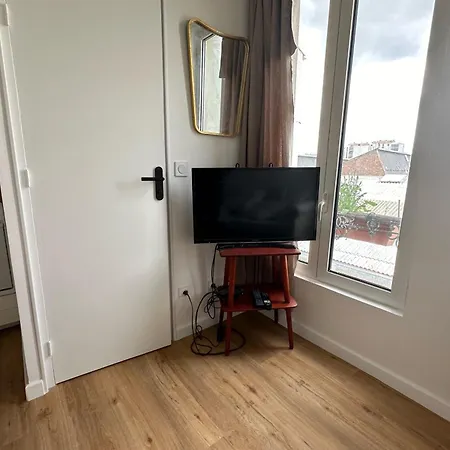 Cozy For 2 Near Paris Apartment